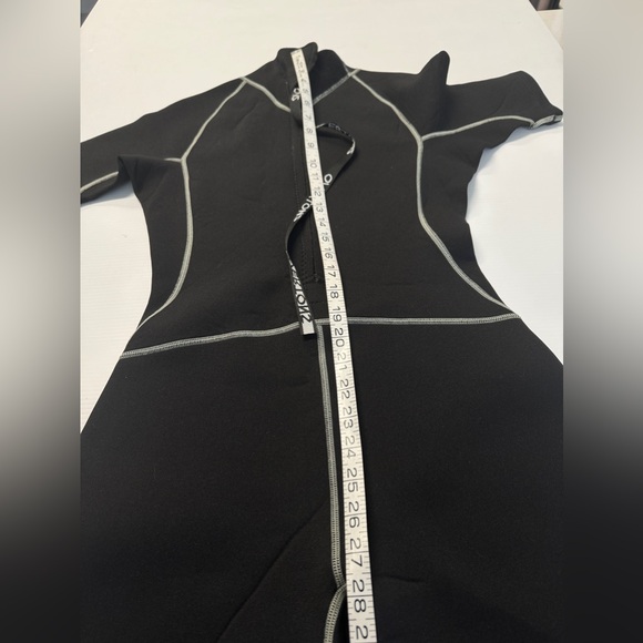 Overton’s Women’s Black & Gray Wet Suit  Size 10 - Picture 8 of 9